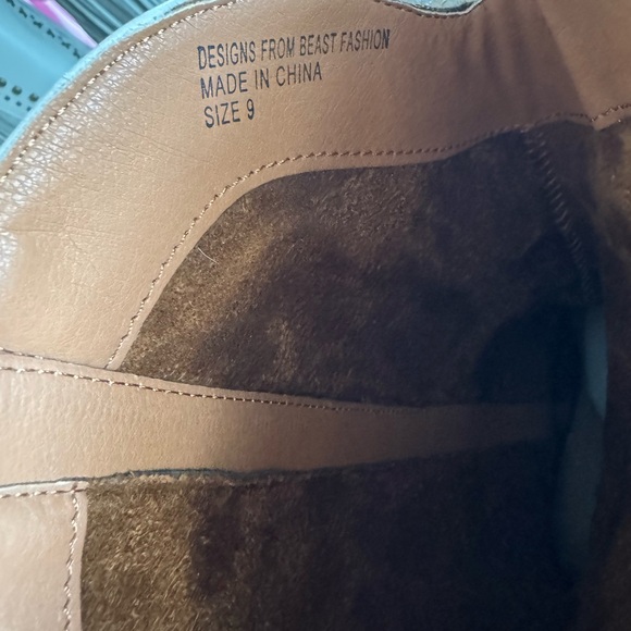 Gorgeous grey Fringe boots - Picture 7 of 9